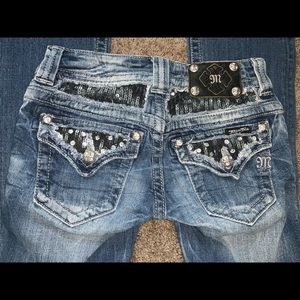 Miss Me boot cut jeans. Size: 24. Inseam: 33.